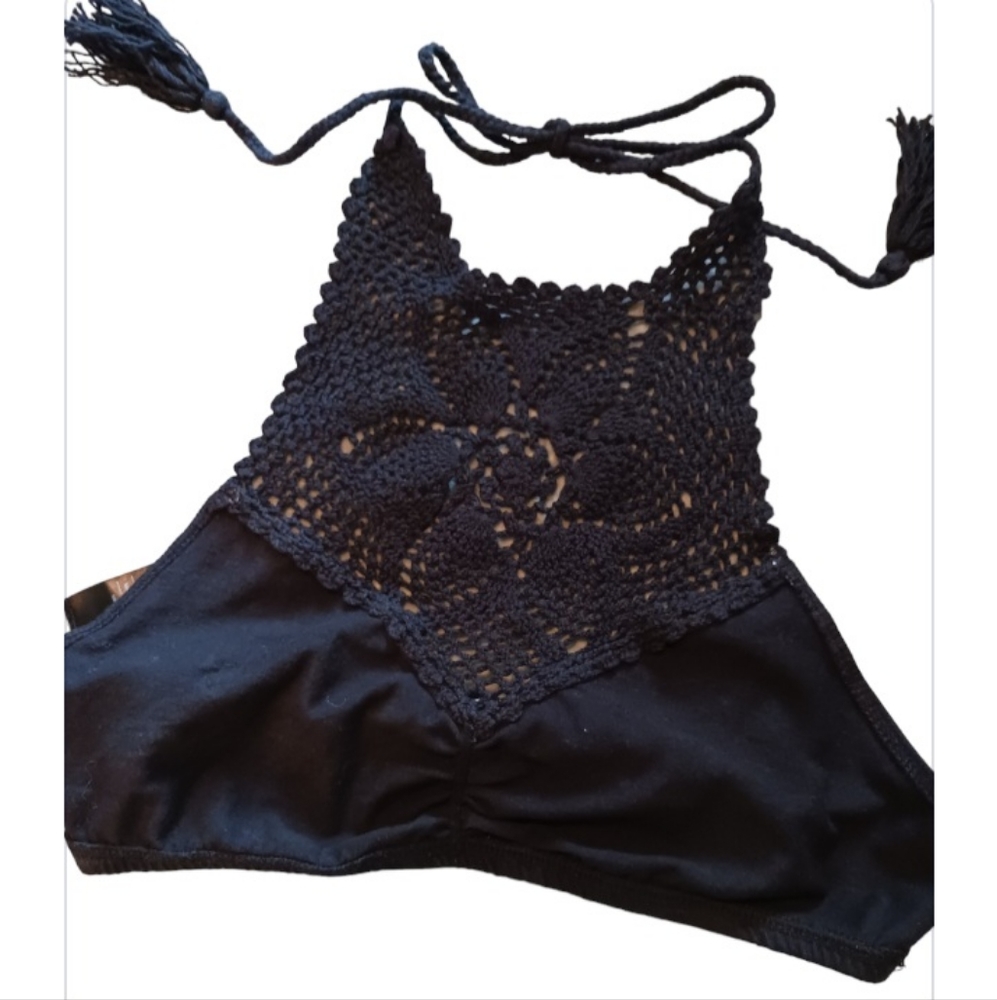 Volcom crop/ halter